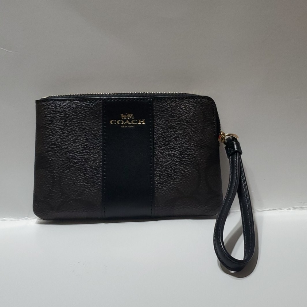 Coach Corner zip wristlet